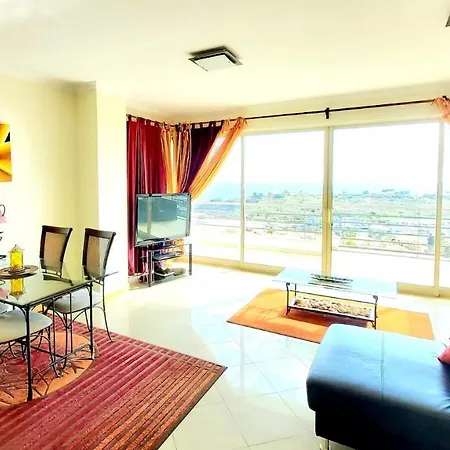 Penthouse With Sea Views Apartmán