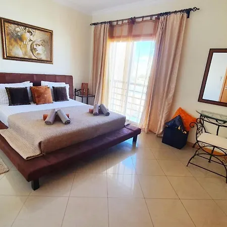 Penthouse With Sea Views Apartmán *